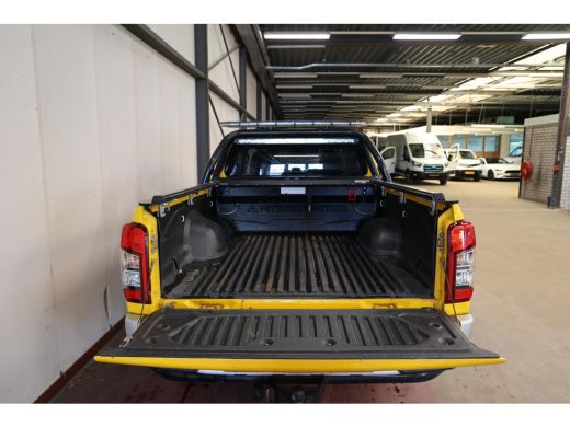 Mitsubishi L200 2.2 DI-D Club Cab Intense 4X4 4WD TREKHAAK ActivLease financial lease