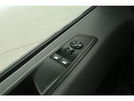 Opel Vivaro-e L2H1 75 kWh L2H1 | Snelladen | SOH 91% | Airco | Cruise | Camera | Carplay | Navi | Parkeersens. ActivLease financial lease