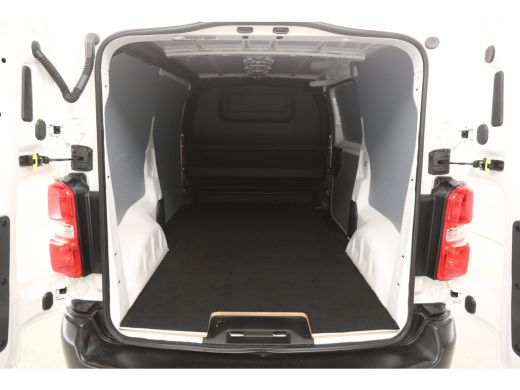 Toyota ProAce 2.0 D-4D 145PK L2H1 | Airco | Cruise | Carplay | 3 Zits | Parkeersens. ActivLease financial lease