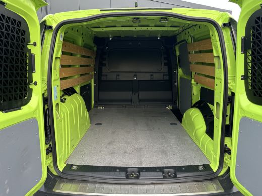 Volkswagen Caddy 2.0 TDI 123 PK AUTOMAAT / L2H1 / 1e EIGENAAR / TREKHAAK / AIRCO / CRUISE CONTROL / NAVI ActivLease financial lease