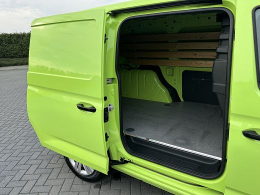 Volkswagen Caddy 2.0 TDI 123 PK AUTOMAAT / L2H1 / 1e EIGENAAR / TREKHAAK / AIRCO / CRUISE CONTROL / NAVI ActivLease financial lease