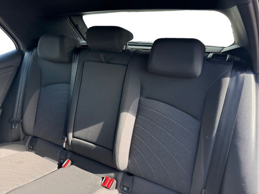 Volkswagen ID.3 Pro Business 58 kWh 204pk 'App-Connect' draadloos | Parkeersensoren voor en achter | Adaptive Cru... ActivLease financial lease