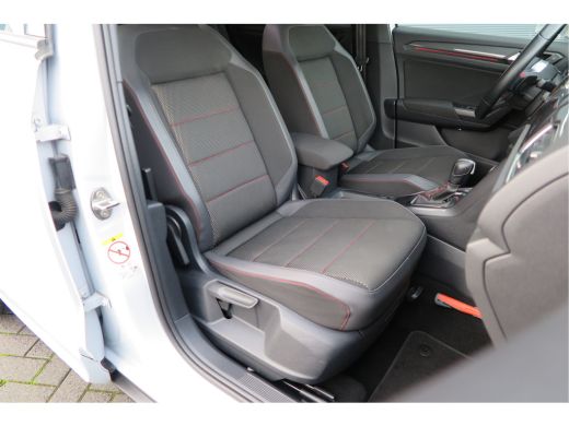 Volkswagen T-Roc 1.5 TSI 150pk DSG Sport Business R-Line Keyless, LED,Camera, Virtual cockpit,Navigatie, Stoelverw... ActivLease financial lease