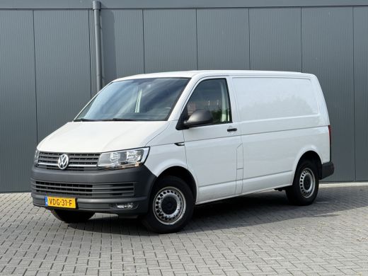 Volkswagen Transporter 2.0 TDI 102 PK / L1H1 / WORDT VERWACHT / ACHTERKLEP / 1e EIG. / AIRCO / CRUISE / CAMERA ActivLease financial lease