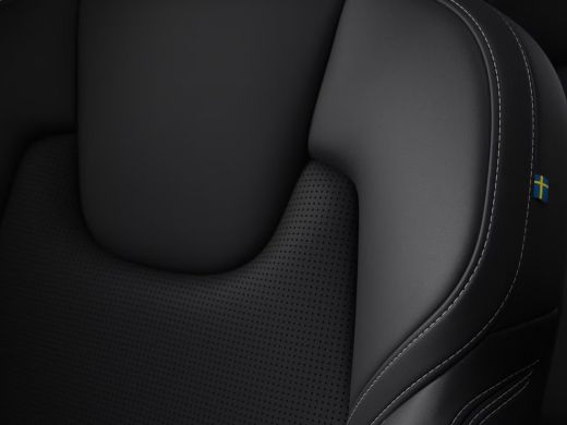 Volvo  XC60 2.0 T8 Plug-in hybrid AWD Ultra Dark Exec. Ed. | Achterbank verwarmd | Bowers & Wilkins audiosyst... ActivLease financial lease