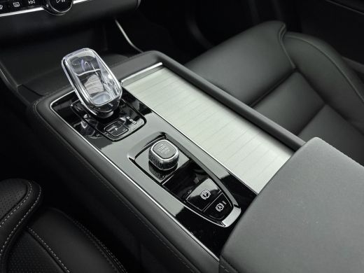 Volvo  XC90 Ultra Black Edition Recharge Plug-In Hybrid AWD | Luchtvering | Bower & Wilkins | Panoramadak | 2... ActivLease financial lease