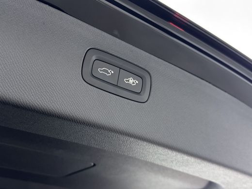 Volvo  XC90 Ultra Black Edition Recharge Plug-In Hybrid AWD | Luchtvering | Bower & Wilkins | Panoramadak | 2... ActivLease financial lease