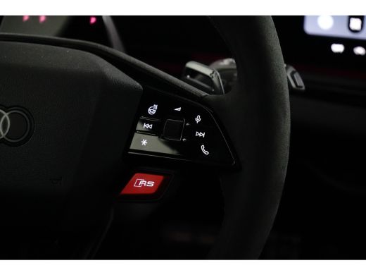 Audi RS5 Avant e-hybrid 470 kW / 639 PK | Keramische Remmen | Carbon In&Exterieur | Panorama dak | Stoelve... ActivLease financial lease