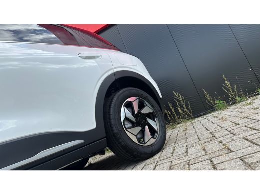Geely E2 Ultra | 360&deg; Camera | Parkeersensoren Voor en Achter | Apple Carplay / Android Auto | Elektrische... ActivLease financial lease