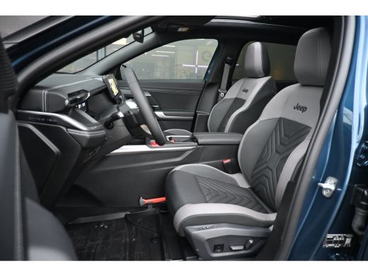 Jeep Compass First Edition 74 kWh Tot 8 Jaar Garantie! | Premium + Convenience Pack | Warmtepomp | Elektr. Sto... ActivLease financial lease