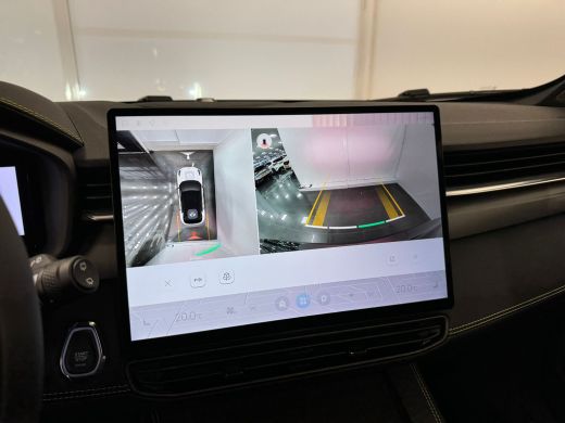 Lynk & Co 01 More | Panoramadak | 360 camera | Stoel + Stuurverwarming |Adaptieve cruise control | BLIS | ActivLease financial lease