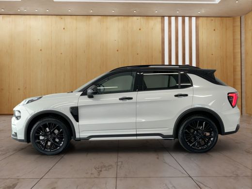 Lynk & Co 01 More | Panoramadak | 360 camera | Stoel + Stuurverwarming |Adaptieve cruise control | BLIS | ActivLease financial lease