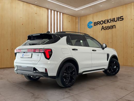 Lynk & Co 01 More | Panoramadak | 360 camera | Stoel + Stuurverwarming |Adaptieve cruise control | BLIS | ActivLease financial lease
