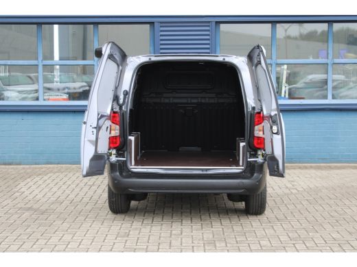 Opel Combo 1.5 130 PK Carplay / 16" LMV / Camera / Navigatie |  10'' HD Radio NAV & DAB+ incl. Apple Carplay... ActivLease financial lease