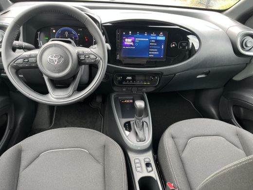 Toyota Aygo Hybrid 115 pulse | Tarragon met zwart dak | Easy Pack | Nieuw uit voorraad leverbaar | ActivLease financial lease