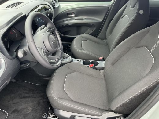 Toyota Aygo Hybrid 115 pulse | Tarragon met zwart dak | Easy Pack | Nieuw uit voorraad leverbaar | ActivLease financial lease