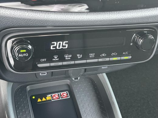 Toyota Aygo Hybrid 115 pulse | Tarragon met zwart dak | Easy Pack | Nieuw uit voorraad leverbaar | ActivLease financial lease