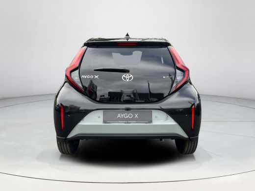 Toyota Aygo Hybrid 115 pulse | Tarragon met zwart dak | Easy Pack | Nieuw uit voorraad leverbaar | ActivLease financial lease