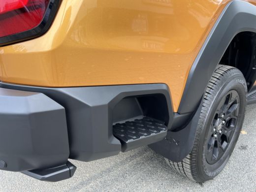 Toyota Hilux 2.8 D-4D Hybrid Invincible 5-persoons bij registratie na 1-1-2027 ActivLease financial lease