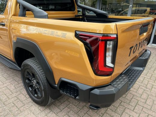 Toyota Hilux 2.8 D-4D Hybrid Invincible 5-persoons bij registratie na 1-1-2027 ActivLease financial lease