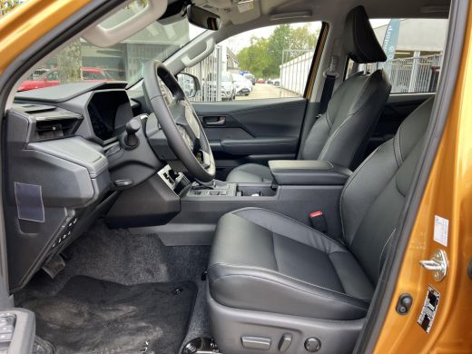 Toyota Hilux 2.8 D-4D Hybrid Invincible 5-persoons bij registratie na 1-1-2027 ActivLease financial lease