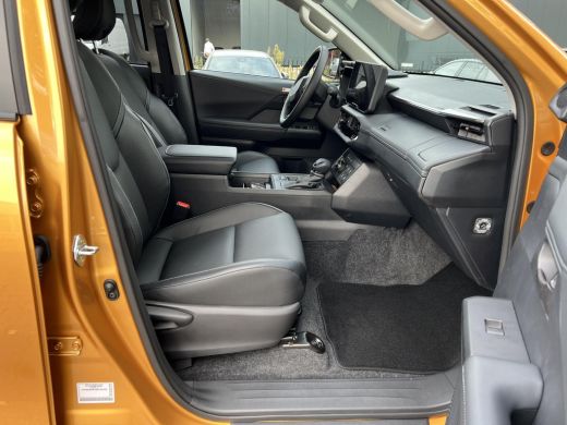 Toyota Hilux 2.8 D-4D Hybrid Invincible 5-persoons bij registratie na 1-1-2027 ActivLease financial lease