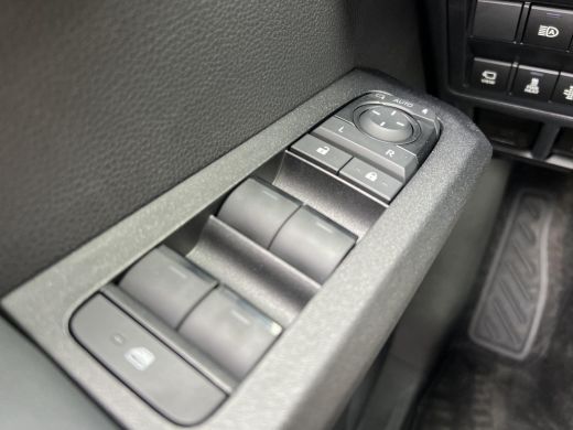 Toyota Hilux 2.8 D-4D Hybrid Invincible 5-persoons bij registratie na 1-1-2027 ActivLease financial lease
