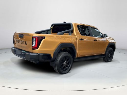 Toyota Hilux 2.8 D-4D Hybrid Invincible 5-persoons bij registratie na 1-1-2027 ActivLease financial lease