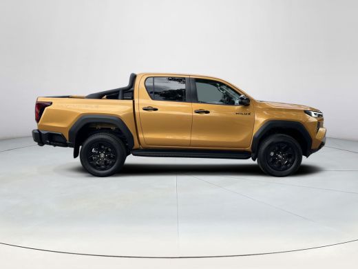 Toyota Hilux 2.8 D-4D Hybrid Invincible 5-persoons bij registratie na 1-1-2027 ActivLease financial lease