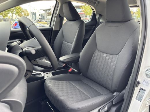 Toyota Yaris 1.5 Hybrid 115 Comfort | AppleCarplay / AndroidAuto | Achteruitrij camera | Airco | ActivLease financial lease