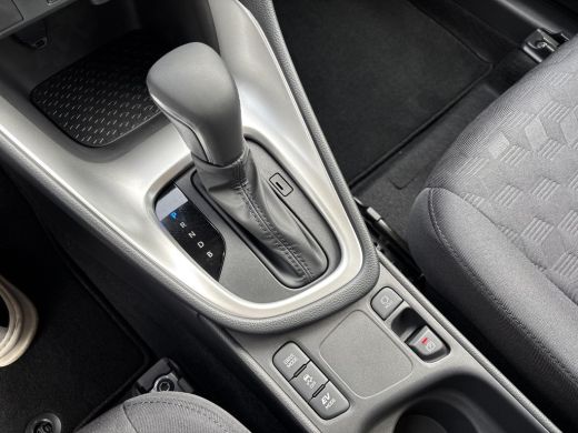 Toyota Yaris 1.5 Hybrid 115 Comfort | AppleCarplay / AndroidAuto | Achteruitrij camera | Airco | ActivLease financial lease