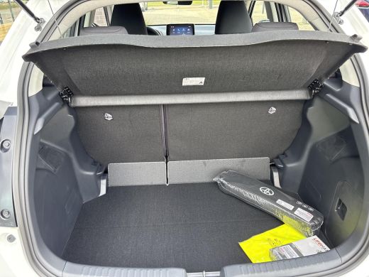 Toyota Yaris 1.5 Hybrid 115 Comfort | AppleCarplay / AndroidAuto | Achteruitrij camera | Airco | ActivLease financial lease