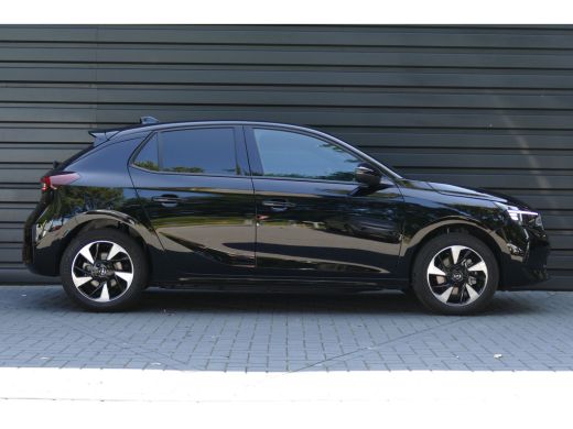 Opel Corsa-e EV LONG RANGE 156PK 51KWH GS AUTOMAAT / CAMERA / STOEL-STUURVERWARMING / 8 JAAR GARANTIE / KEYLES... ActivLease financial lease