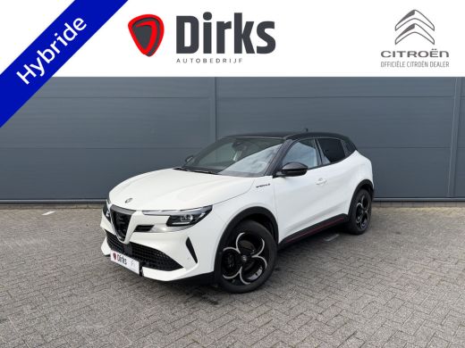 Alfa Romeo Junior 1.2 Turbo Hybrid Ibrida Speciale (Elektrische Klep - LED - Keyless Entry - Parkeersensoren V+A - ... ActivLease financial lease