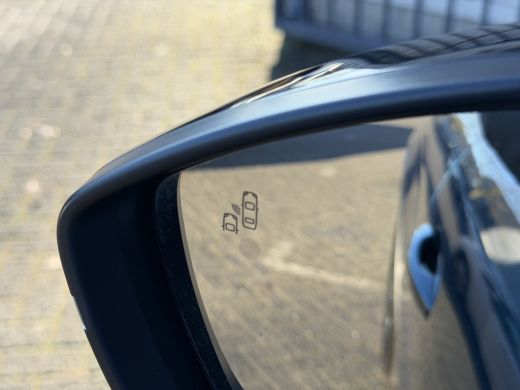 Alfa Romeo Junior 1.2 Turbo Hybrid Ibrida Speciale (Elektrische Klep - LED - Keyless Entry - Parkeersensoren V+A - ... ActivLease financial lease