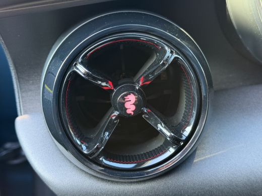 Alfa Romeo Junior 1.2 Turbo Hybrid Ibrida Speciale (Elektrische Klep - LED - Keyless Entry - Parkeersensoren V+A - ... ActivLease financial lease