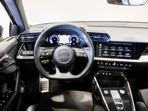 Audi A3 Sportback 35 TFSI S-Line edition / 150pk / NAP / Panorama dak / Adaptieve cruise control / ActivLease financial lease