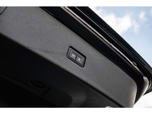 Audi Q8 55 TFSI e 290 kW / 394 pk tiptronic quattro Pro Line S | Adaptive air suspension sport | Adaptive... ActivLease financial lease