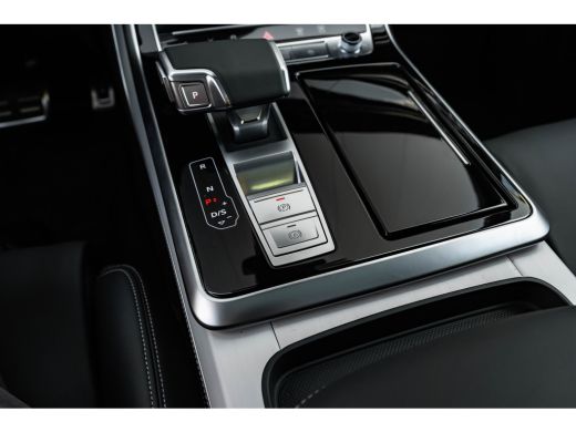 Audi Q8 55 TFSI e 290 kW / 394 pk tiptronic quattro Pro Line S | Adaptive air suspension sport | Adaptive... ActivLease financial lease
