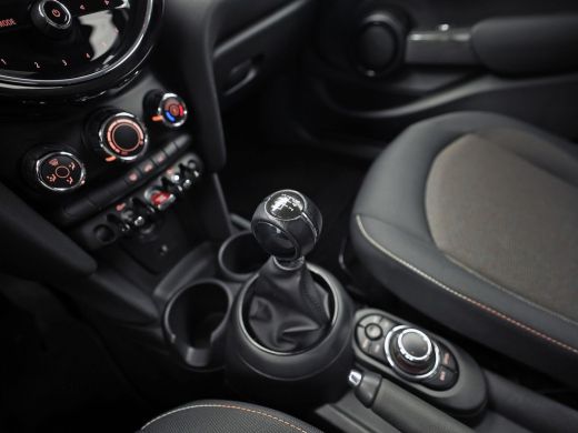 Mini One 1.5 Essential Black Sport (VIRTUAL COCKPIT, BLACK PACK, APPLE CARPLAY, GROOT NAVI, UNION JACK ACH... ActivLease financial lease