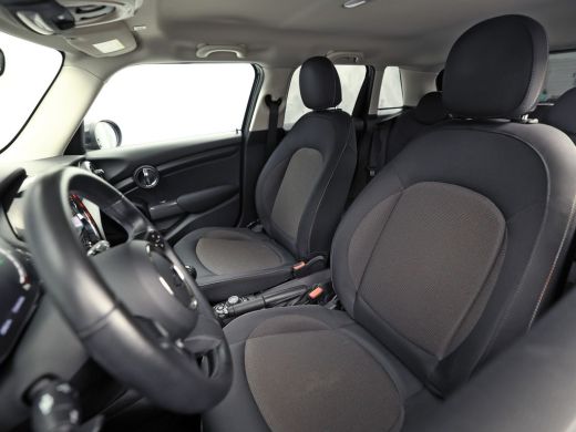 Mini One 1.5 Essential Black Sport (VIRTUAL COCKPIT, BLACK PACK, APPLE CARPLAY, GROOT NAVI, UNION JACK ACH... ActivLease financial lease