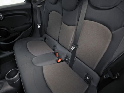 Mini One 1.5 Essential Black Sport (VIRTUAL COCKPIT, BLACK PACK, APPLE CARPLAY, GROOT NAVI, UNION JACK ACH... ActivLease financial lease