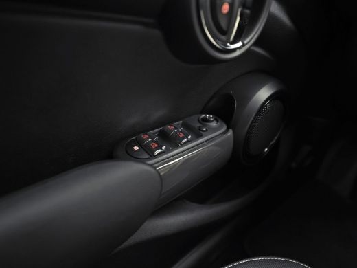 Mini One 1.5 Essential Black Sport (VIRTUAL COCKPIT, BLACK PACK, APPLE CARPLAY, GROOT NAVI, UNION JACK ACH... ActivLease financial lease