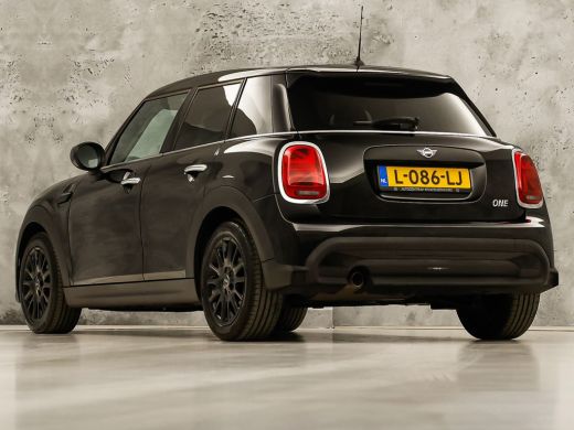 Mini One 1.5 Essential Black Sport (VIRTUAL COCKPIT, BLACK PACK, APPLE CARPLAY, GROOT NAVI, UNION JACK ACH... ActivLease financial lease
