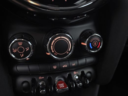 Mini One 1.5 Essential Black Sport (VIRTUAL COCKPIT, BLACK PACK, APPLE CARPLAY, GROOT NAVI, UNION JACK ACH... ActivLease financial lease