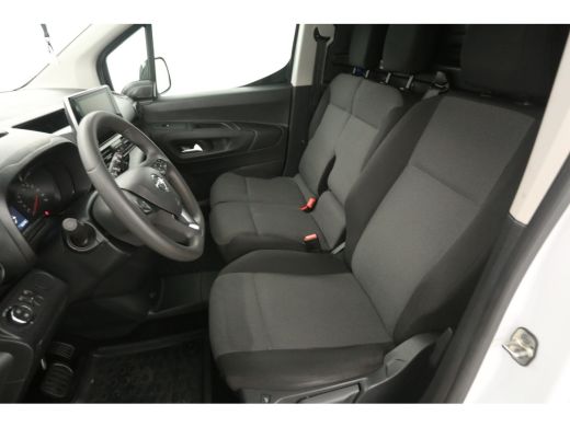Opel Combo-e 50 kWh 136PK | Snelladen | SOH 98% | 3 Zits | Airco | Camera | Carplay | Cruise | Navi | Parkeers... ActivLease financial lease