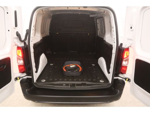Opel Combo-e 50 kWh 136PK | Snelladen | SOH 98% | 3 Zits | Airco | Camera | Carplay | Cruise | Navi | Parkeers... ActivLease financial lease