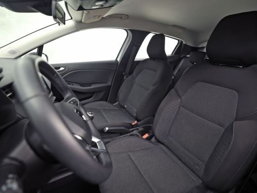 Renault Clio 1.0 TCe 90 Equilibre (APPLE CARPLAY, GROOT NAVI, CRUISE, SPORTSTOELEN, LANE ASSIST, NIEUWE APK, N... ActivLease financial lease