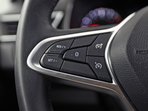 Renault Clio 1.0 TCe 90 Equilibre (APPLE CARPLAY, GROOT NAVI, CRUISE, SPORTSTOELEN, LANE ASSIST, NIEUWE APK, N... ActivLease financial lease