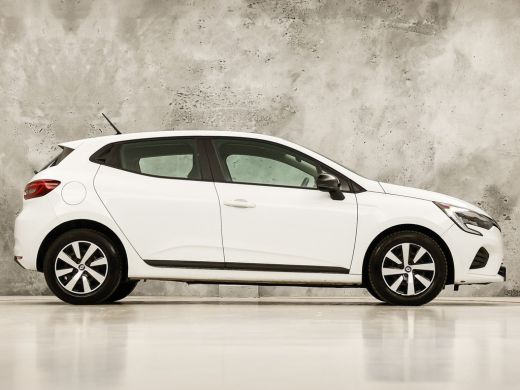 Renault Clio 1.0 TCe 90 Equilibre (APPLE CARPLAY, GROOT NAVI, CRUISE, SPORTSTOELEN, LANE ASSIST, NIEUWE APK, N... ActivLease financial lease